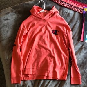 Salmón color Champion sweatshirt